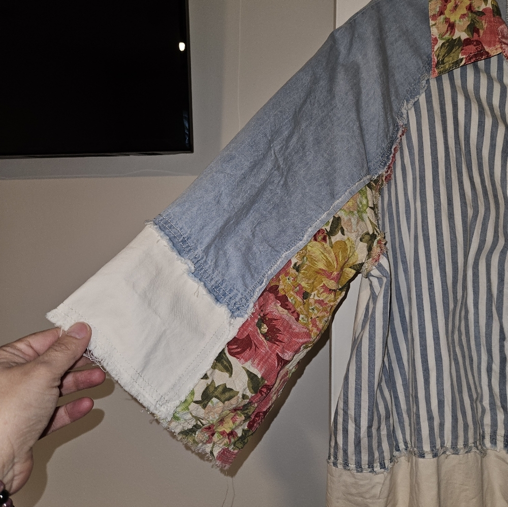 Pol All That And More Chambray Multi Pattern Oversized Front Button Front Shirt - Picture 4 of 7
